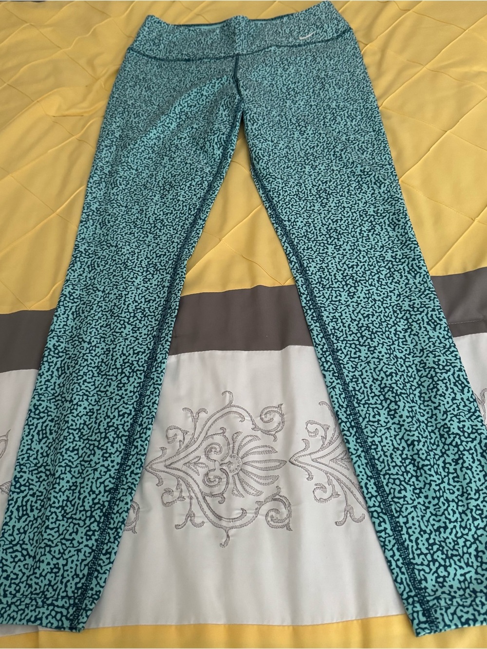 Nike Teal Patterned Leggings